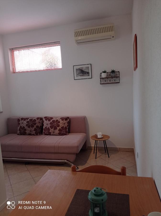 Apartments Nina M Baska Voda Luaran gambar