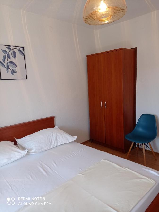 Apartments Nina M Baska Voda Luaran gambar