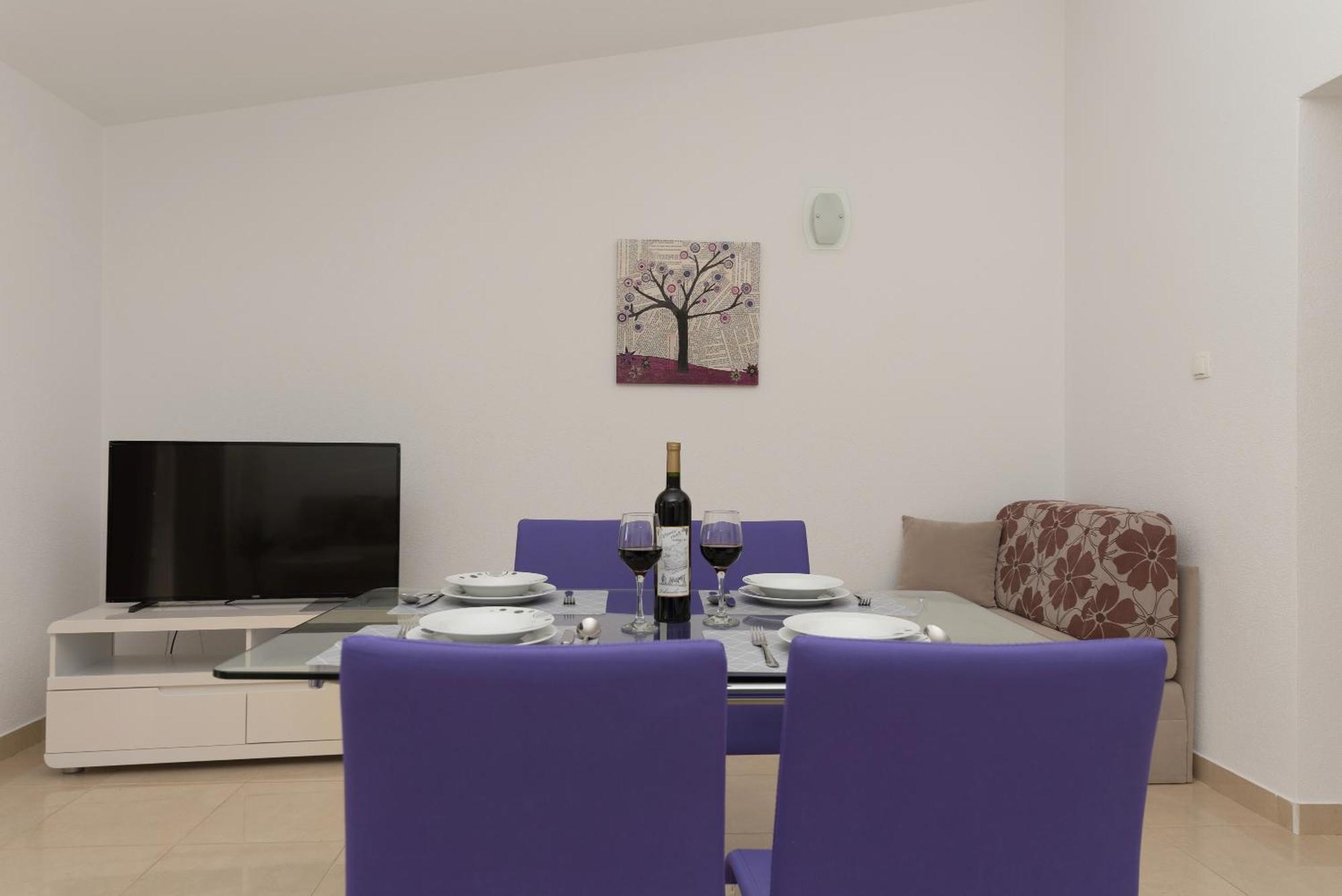 Apartments Nina M Baska Voda Luaran gambar