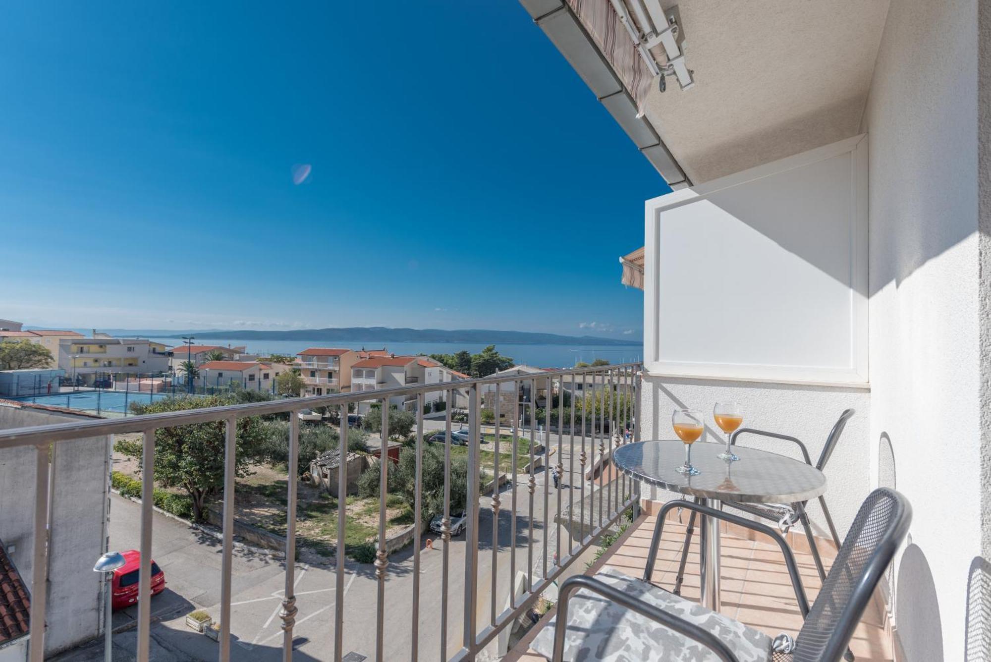 Apartments Nina M Baska Voda Luaran gambar