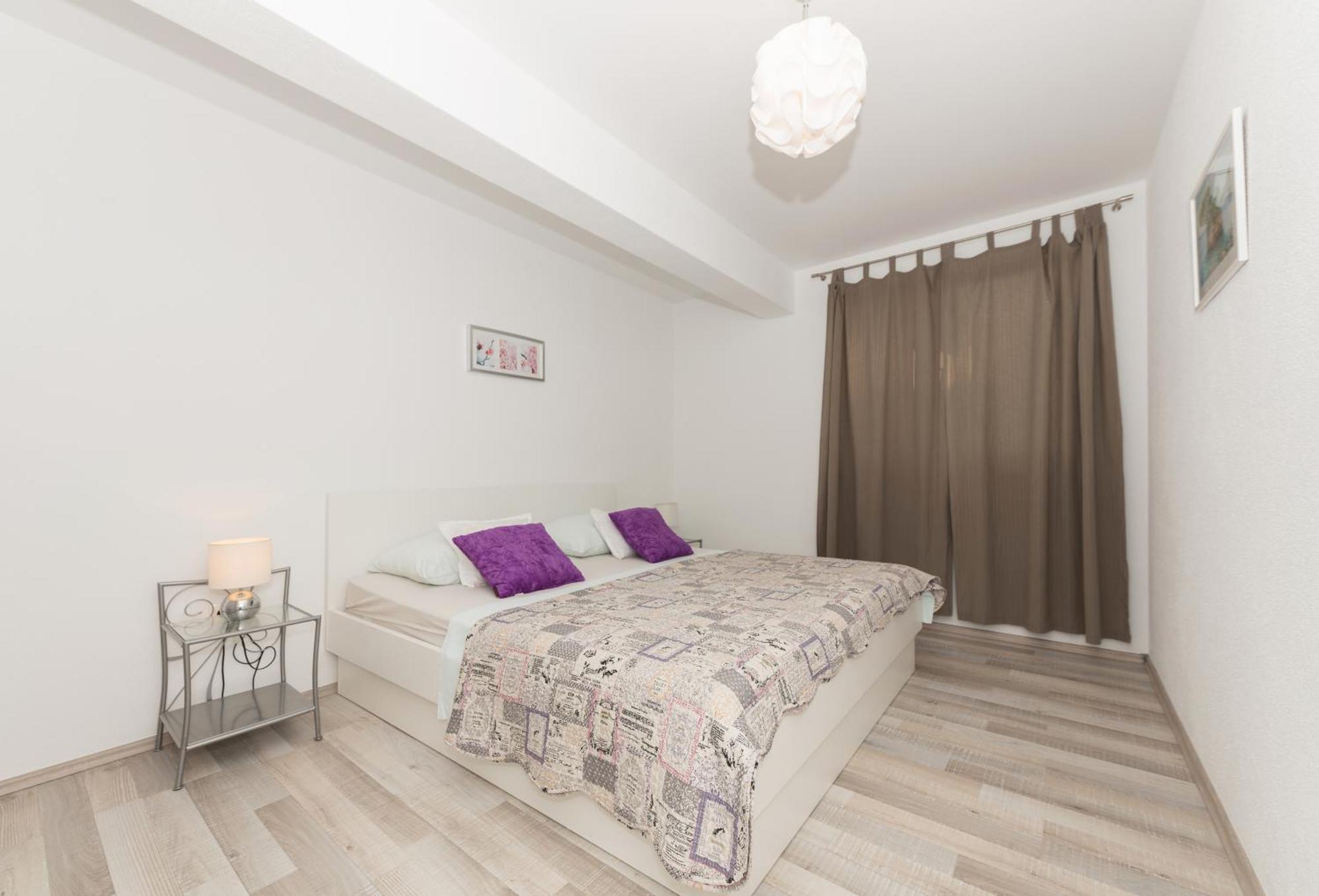 Apartments Nina M Baska Voda Luaran gambar