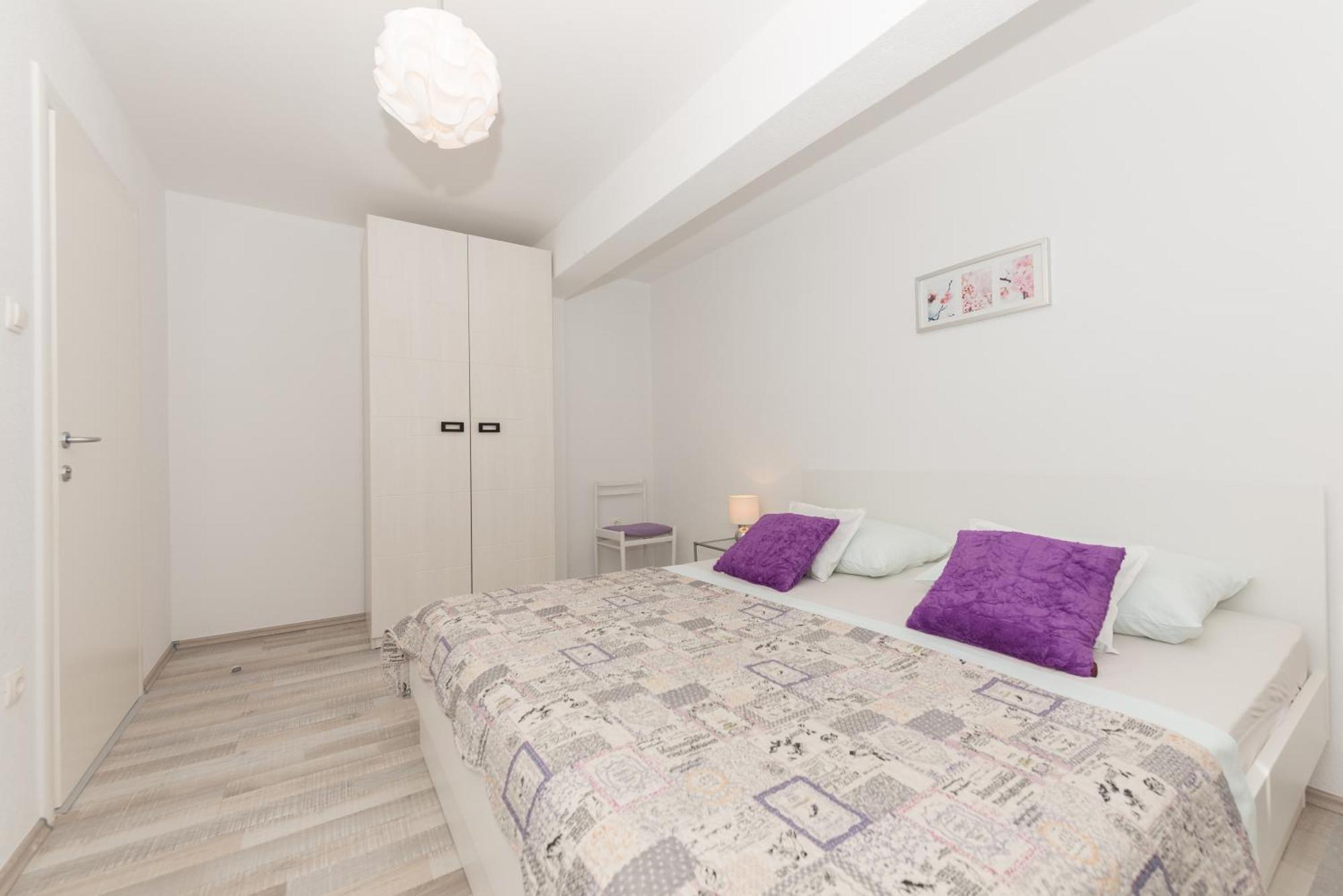 Apartments Nina M Baska Voda Luaran gambar