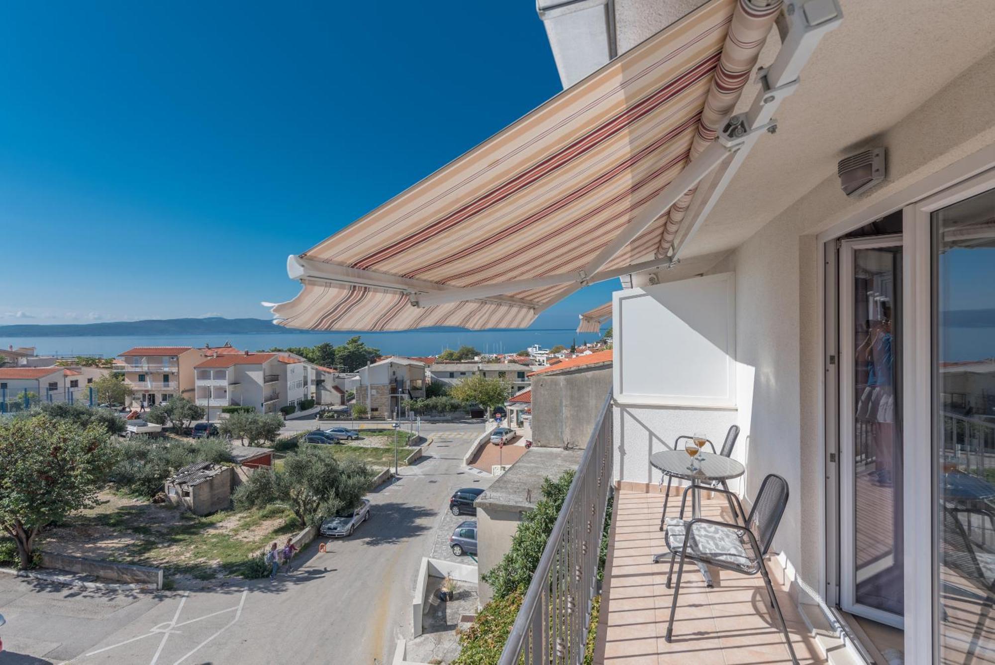 Apartments Nina M Baska Voda Luaran gambar