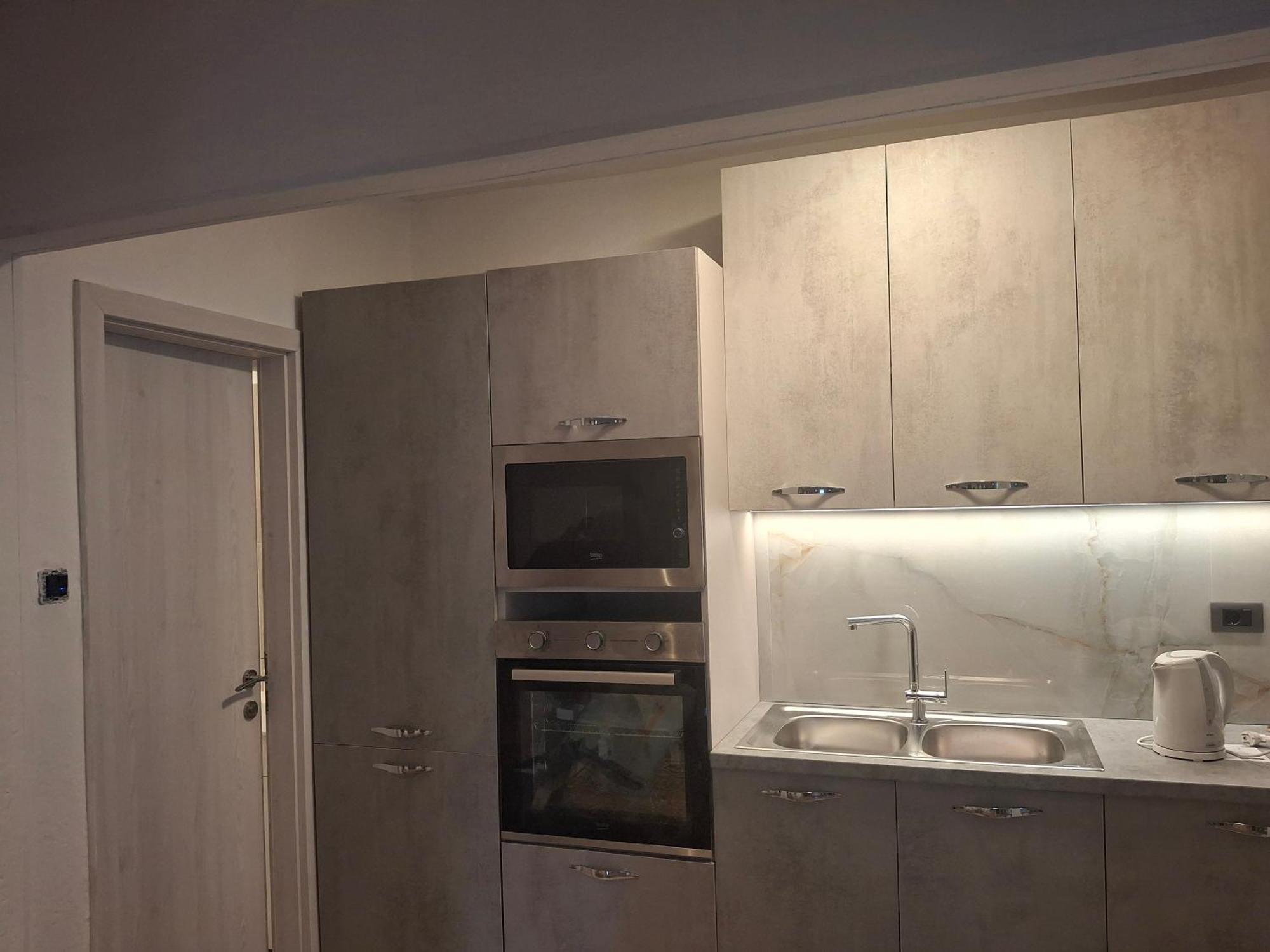 Apartments Nina M Baska Voda Bilik gambar