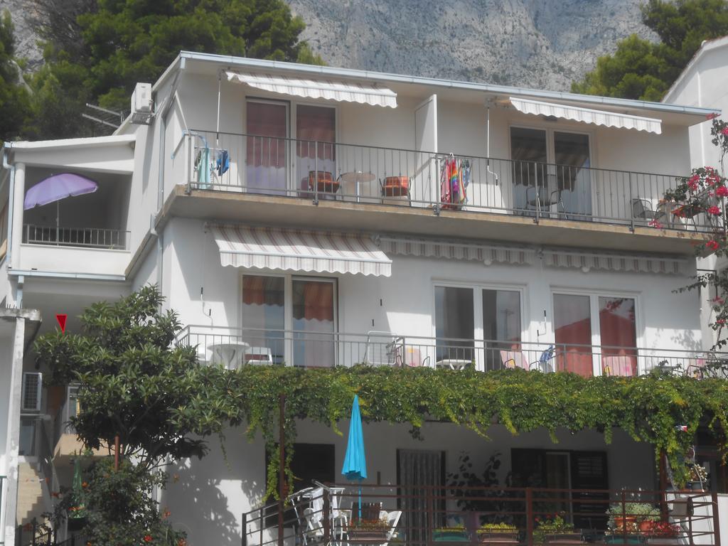 Apartments Nina M Baska Voda Luaran gambar