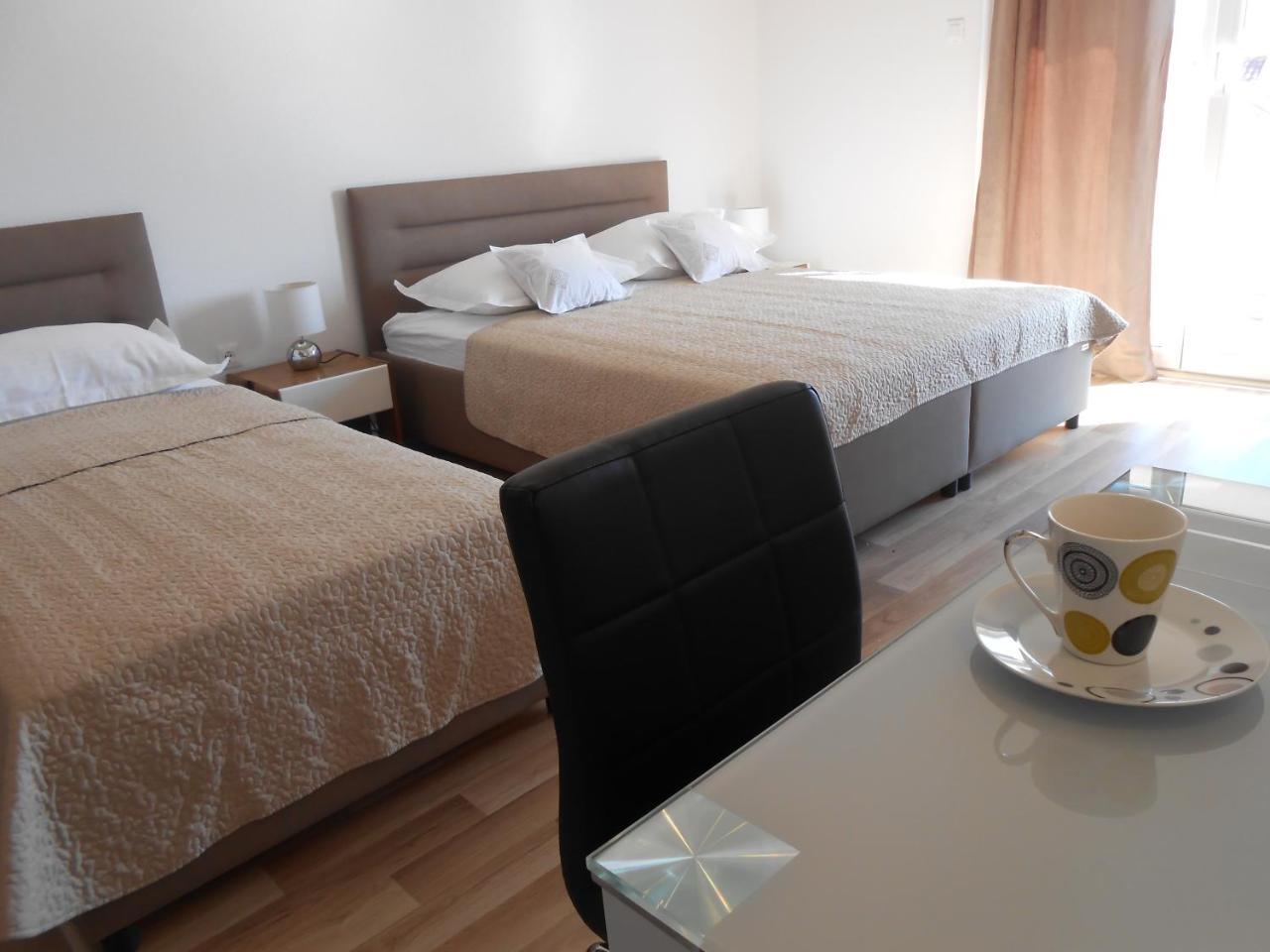 Apartments Nina M Baska Voda Luaran gambar