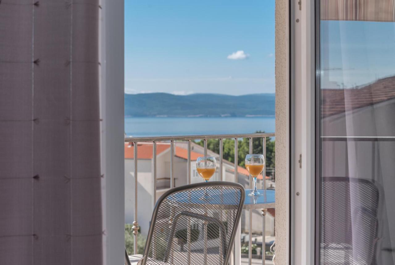 Apartments Nina M Baska Voda Luaran gambar